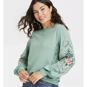 Knox Rose Mint Sweatshirt with Floral Embroidery
